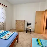 בית נופש Themis House הימארה