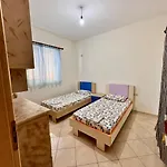 Themis House * הימארה